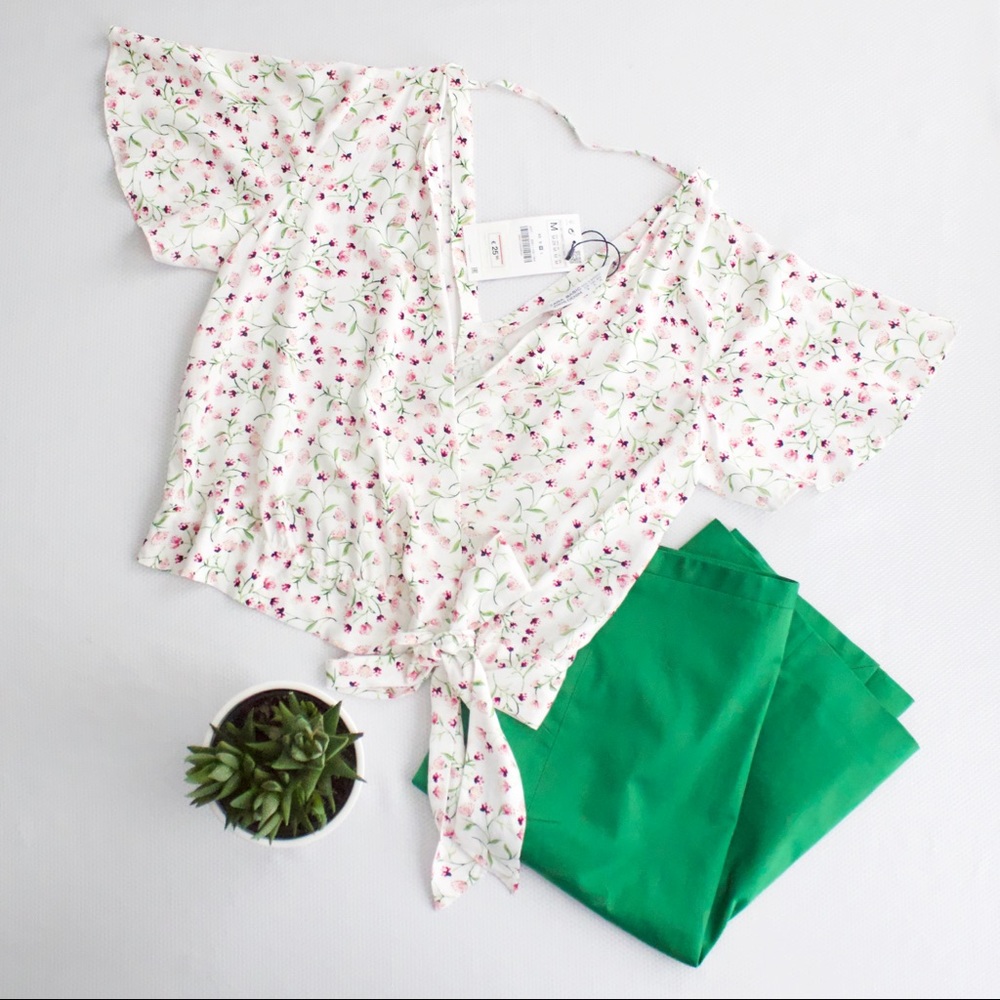 Zara Basic Flower Print Crop Top